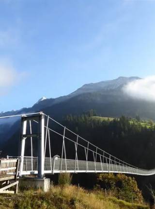 Holzgauer Hängebrücke  Symbolfoto