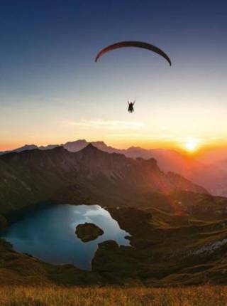 Gleitschirmfliegen am Nebelhorn – ein unvergessliches Abenteuer in den Alpen Symbolfoto